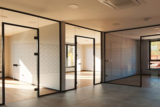 installs_glass_windows_ (1)